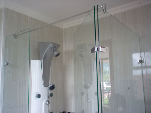 Divisiones de Baño, Instalación en Bogotá